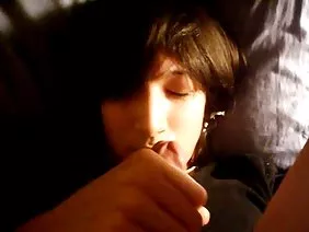 Bir komşuya bir ziyarete baktı ve masanın üzerine onu becerdin