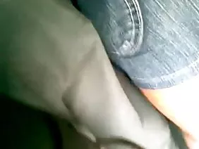 Yetişkin kadın üç erkek tarafından becerdin