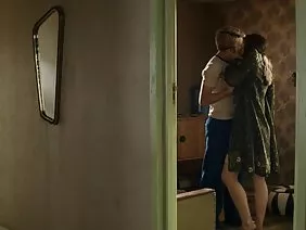 Çıplak kızlar birbirlerini okşamak