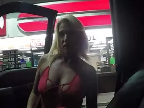 Sevgilisi ile Shy Angelica