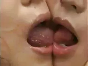 Uyuyan çıplak kuzen, adamı kayıtsız bırakmadı