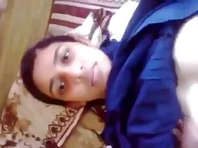 Bir delikte çıkan göbek karın