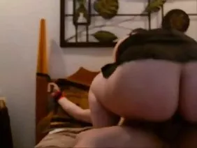 Olgun pazarlamacı mağazada kendini evsiz verdi