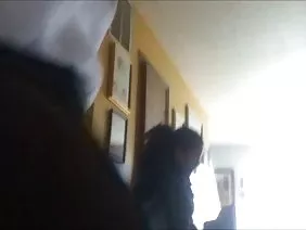 Seksi ajan kız röportaj yapar