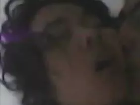 Halkada genç bir cüce ile Mad şişman kadın